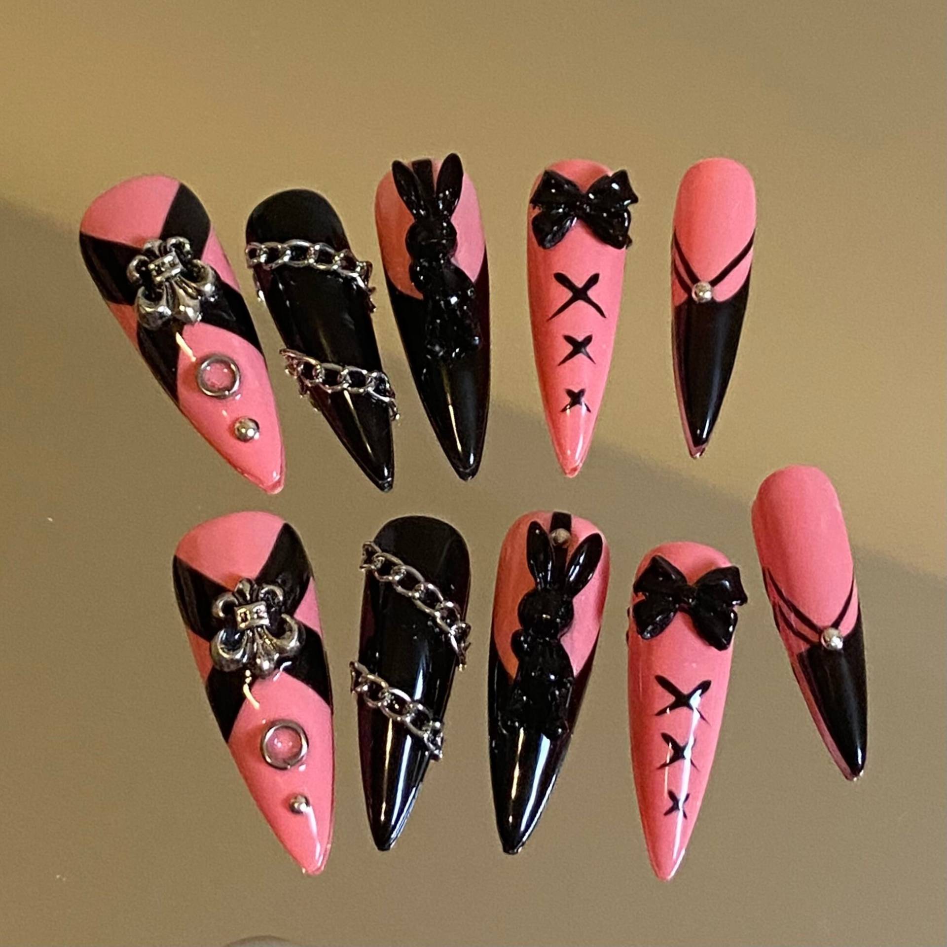 Black & Pink Bunny Baby Press On Nails von Etsy - Nailbyirene