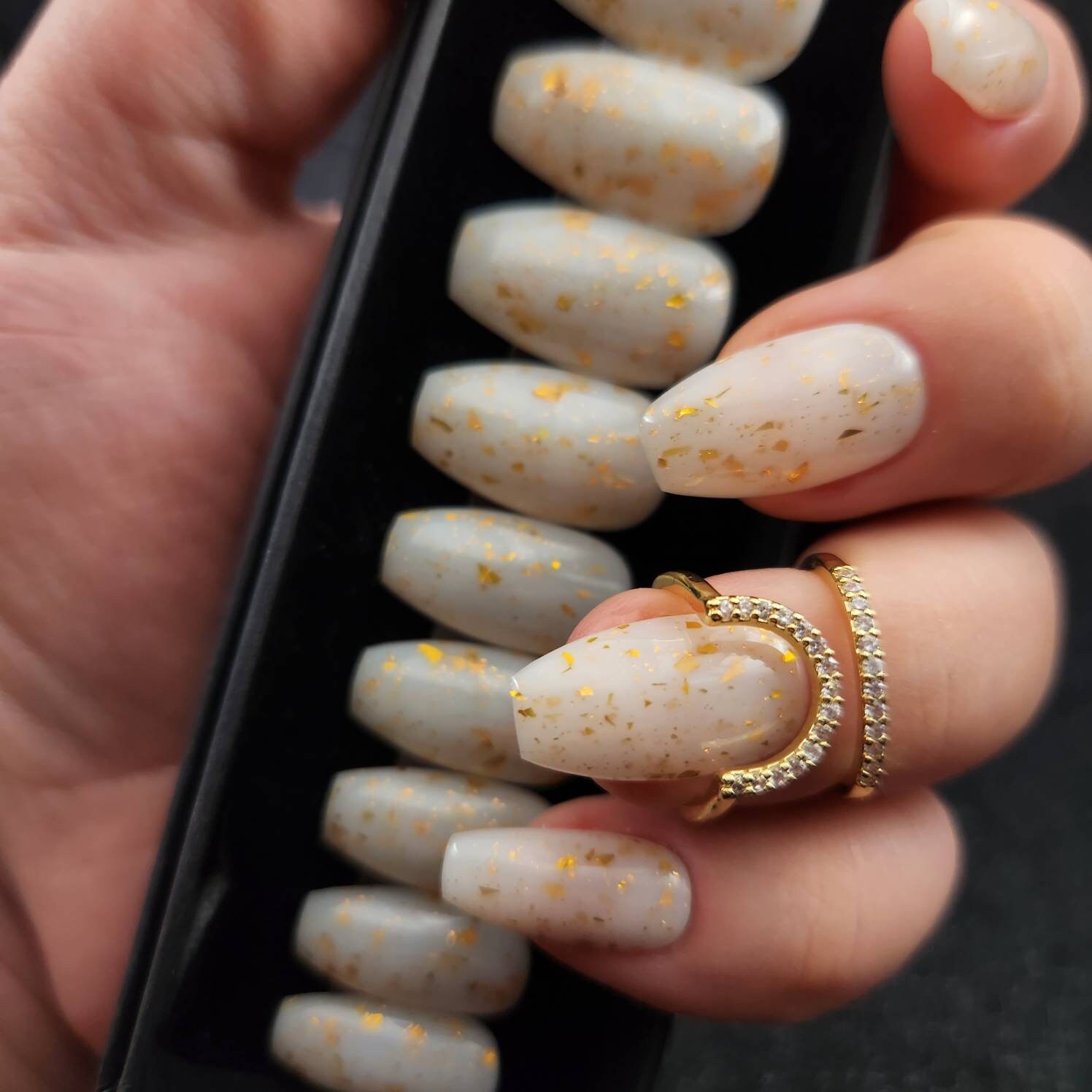 Press On Nails Gelnägel Künstliche Nägel Acrylnägel Handgefertigt Blattgold Milch Und Honig Ballerina von Etsy - NaildITbyValentina