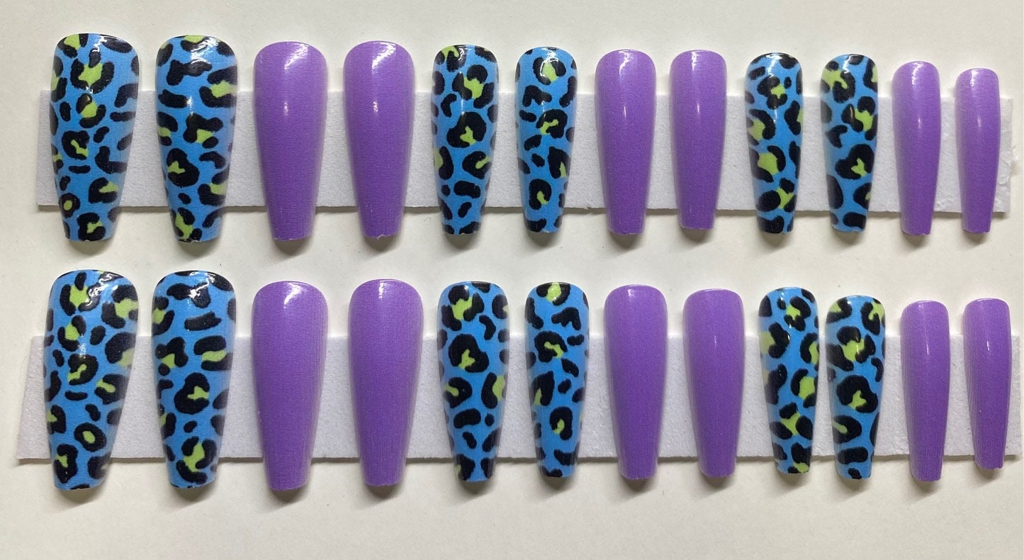 Blau Mit Neon Gelb Animal Print Und Lila X Long Press On Nail Kit von Etsy - NailditbyTara