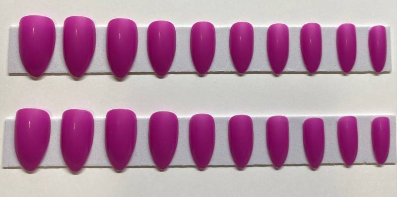 Fuchsia, Magenta Medium Stiletto Drücken Sie Auf Den Nagel Kit von Etsy - NailditbyTara