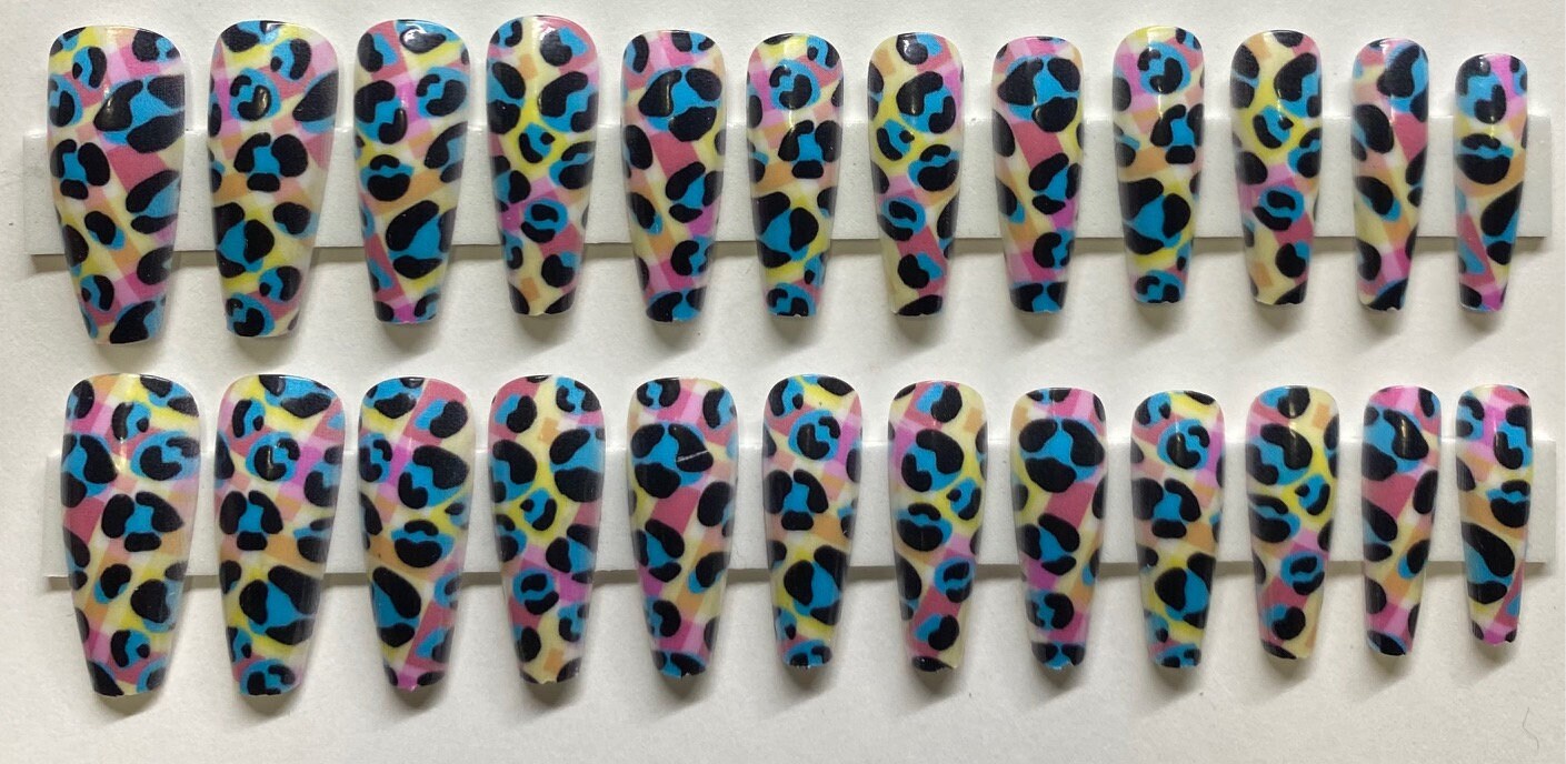 Gelb, Pink, Blau Und Pfirsich Animal Print Xl Sarg Press On Nagel Kit von Etsy - NailditbyTara