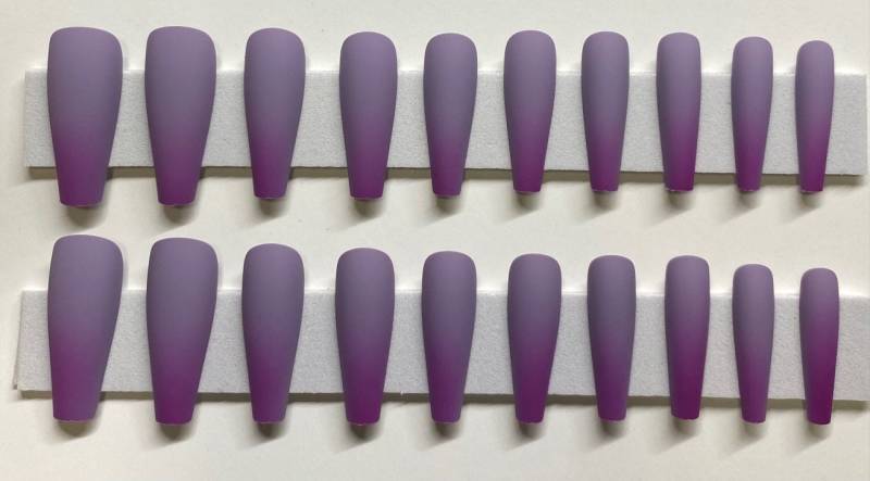 Mattes Helles Lila in Ombre Xl Coffin Press On Nail Kit von Etsy - NailditbyTara