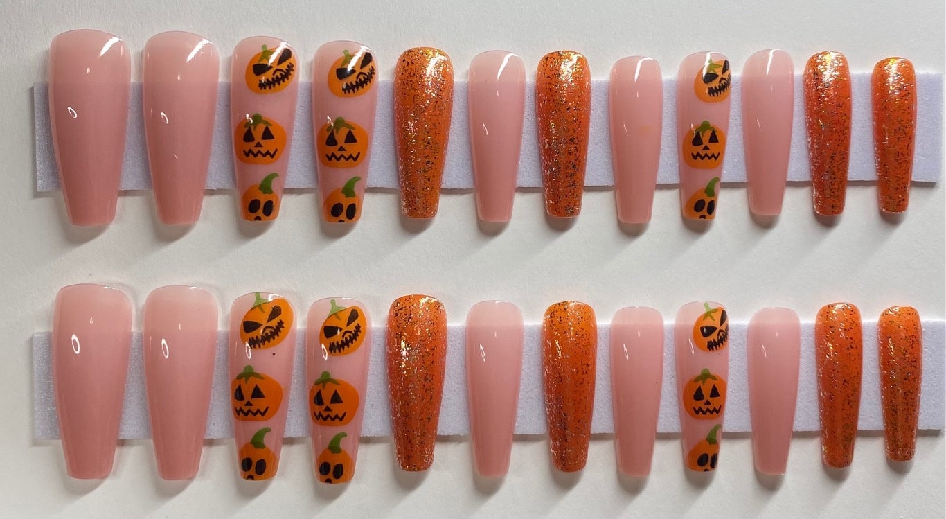 Super Pink Und Orange Mit Gold Glitter Kürbissen Halloween Xl Sarg Press On Nail Kit von Etsy - NailditbyTara