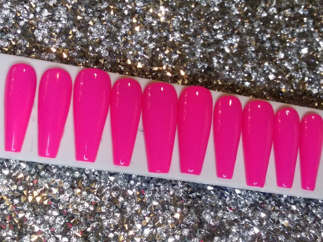 Neon Rosa Drücken Auf Nägel-Barbie - Sommer-Hell- Lange Verjüngte Ballerina Jede Form Neon Rosa Drücken Auf Nägel-Barbie - Sommer-Hell- Lange Verjüngte Ballerina Jede Form von Etsy - NailedByRachel