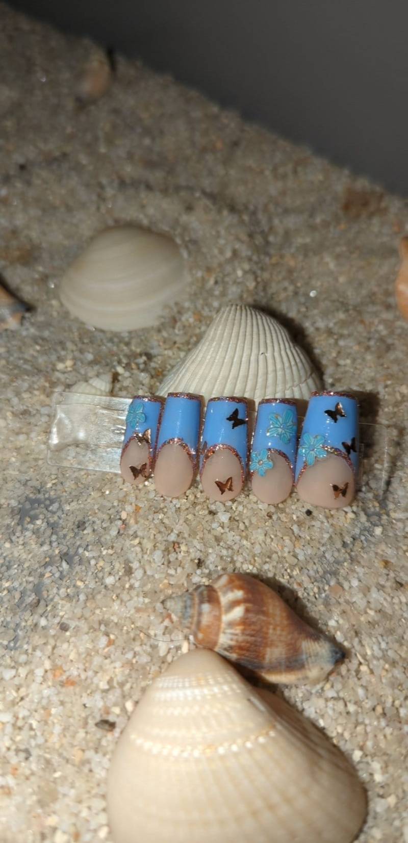 Hellblauer Schmetterling Press On Nails von Etsy - NailsBroughtToYouByJ