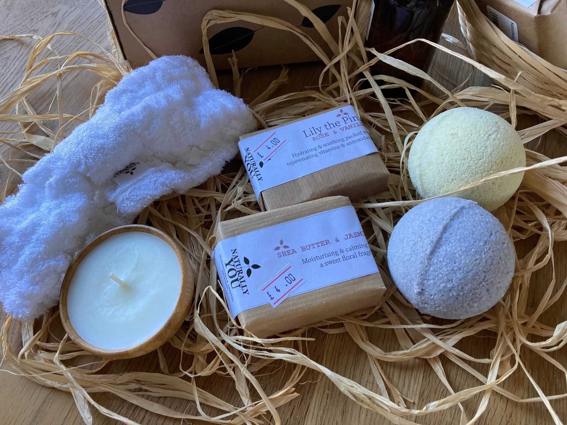 Badezeit Pamper Geschenkbox Handgemacht Seifen Badebomben Sojakerze Bambus Stirnband von Etsy - NaturallyYouEco