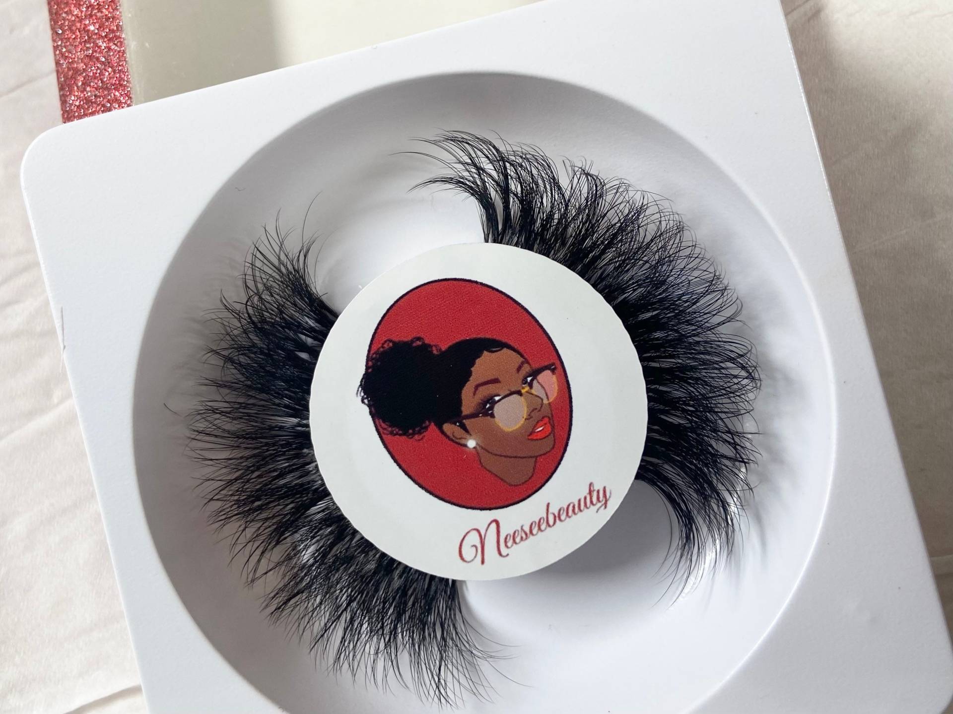 Tyra Streifenlashes von Etsy - Neeseebeauty