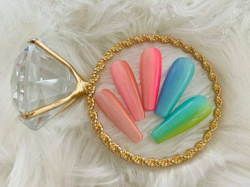 Regenbogen Ombré Drücken Auf Nägel von Etsy - Nenesnails