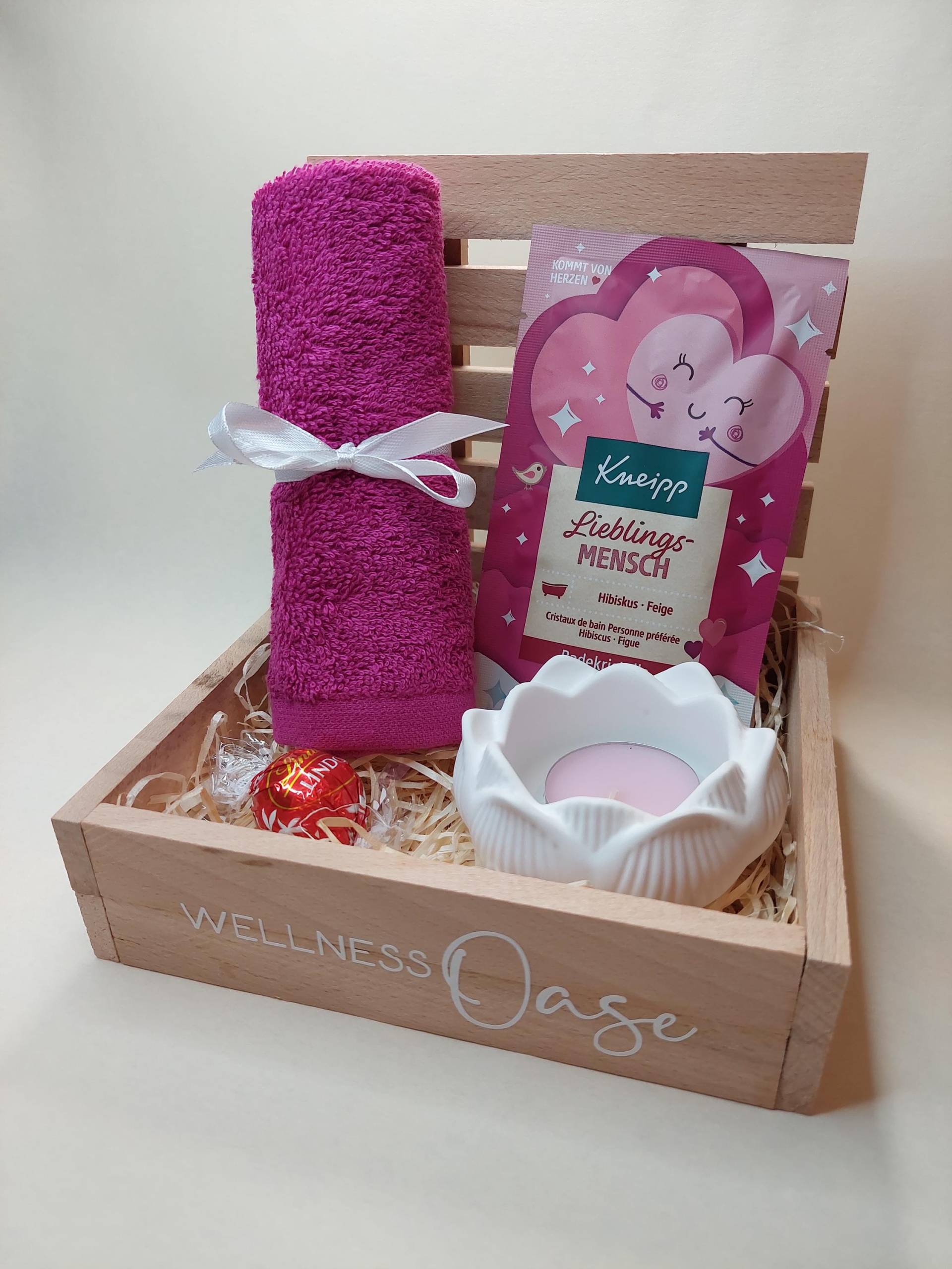 Wellness Geschenkbox | Kleine Auszeit Badezusatz & Kerze Geschenkidee Entspannung Spa Geschenk Valentinstag Wellness Geschenkbox | Kleine Auszeit Badezusatz & Kerze Geschenkidee Entspannung Spa Geschenk Valentinstag von Etsy - NikisKreativwelt
