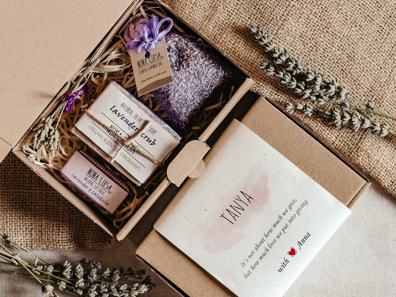 Personalisierte Lavendel Geburtstag Geschenkbox | Pflegepaket Für Sie Pflegeset Sympathie Pflege Paket Freund von Etsy - NonaLuisa