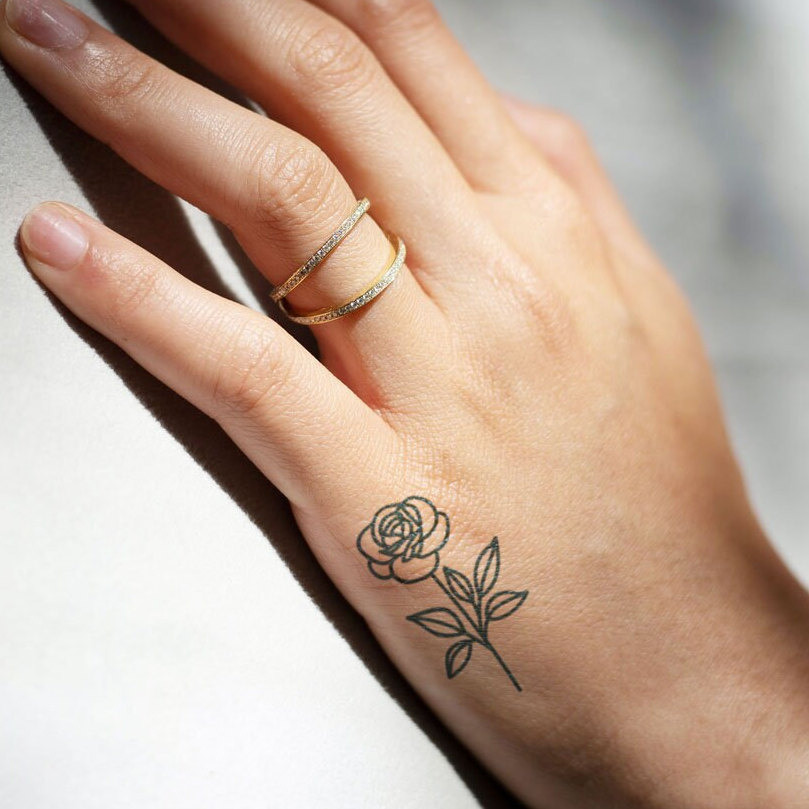 Semi-Permanentes Tattoo | Schlichte Line Rose Hält Bis Zu 2 Wochen Urlaub Geschenkidee Temporäres Kleines Jagua Henna von Etsy - NotaTattoo