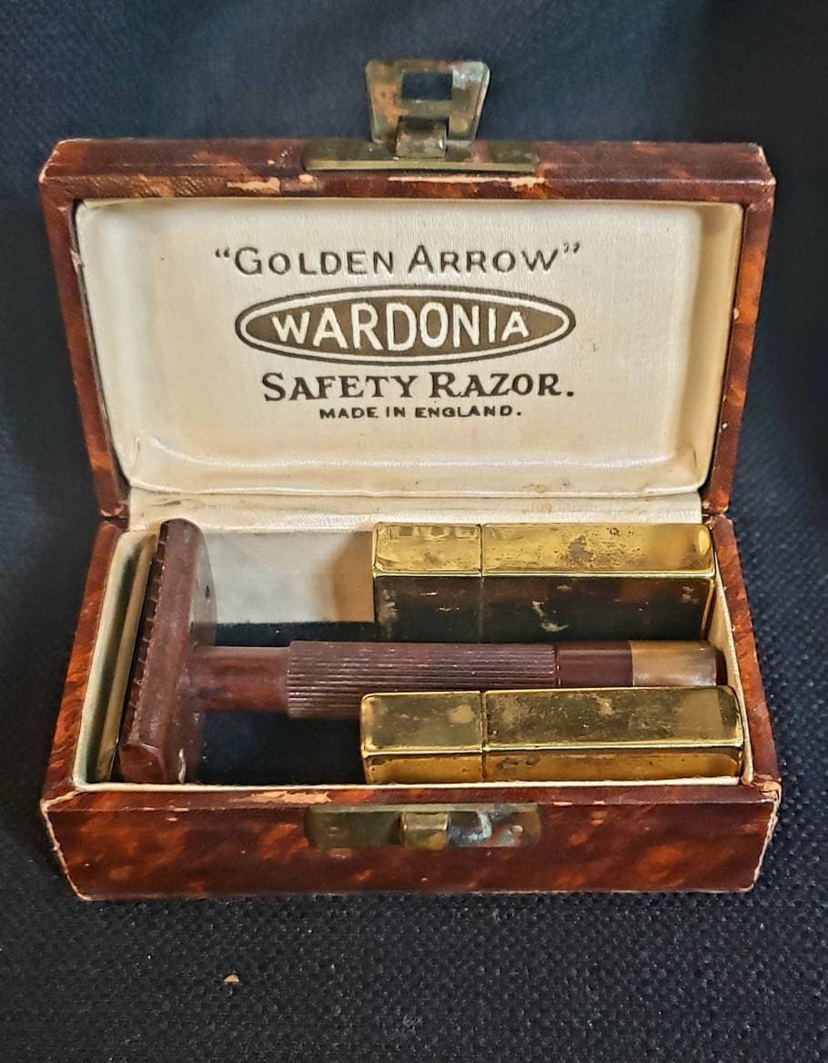 Wardonia "Golden Arrow" Sicherheitsrasierer Reise Kit von Etsy - OldeTownCurioShop