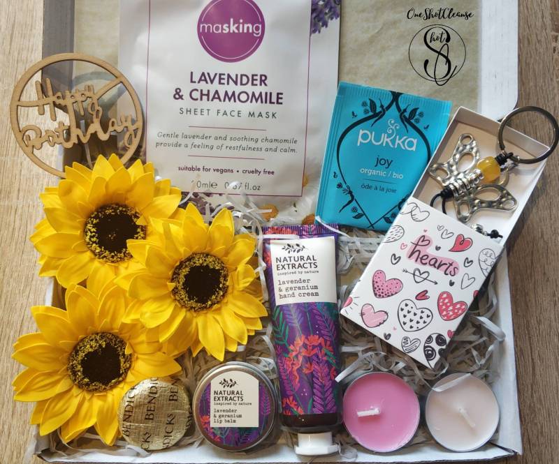 Handgemachte Blumen Sonnenblume Seifen Geschenkbox, Personalisiertes Bad Entspannungsgeschenk, Body Pumper Set, Lavendel Pamper Geschenkbox von Etsy - OneShotCleanse