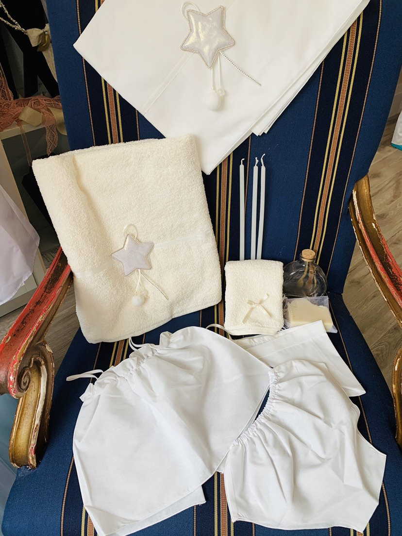 Funkelnder Stern Mit Kleinem Diamantband Im Cremefarbenen Taufset Funkelnder Stern Mit Kleinem Diamantband Im Cremefarbenen Taufset von Etsy - OurHeartsCreations