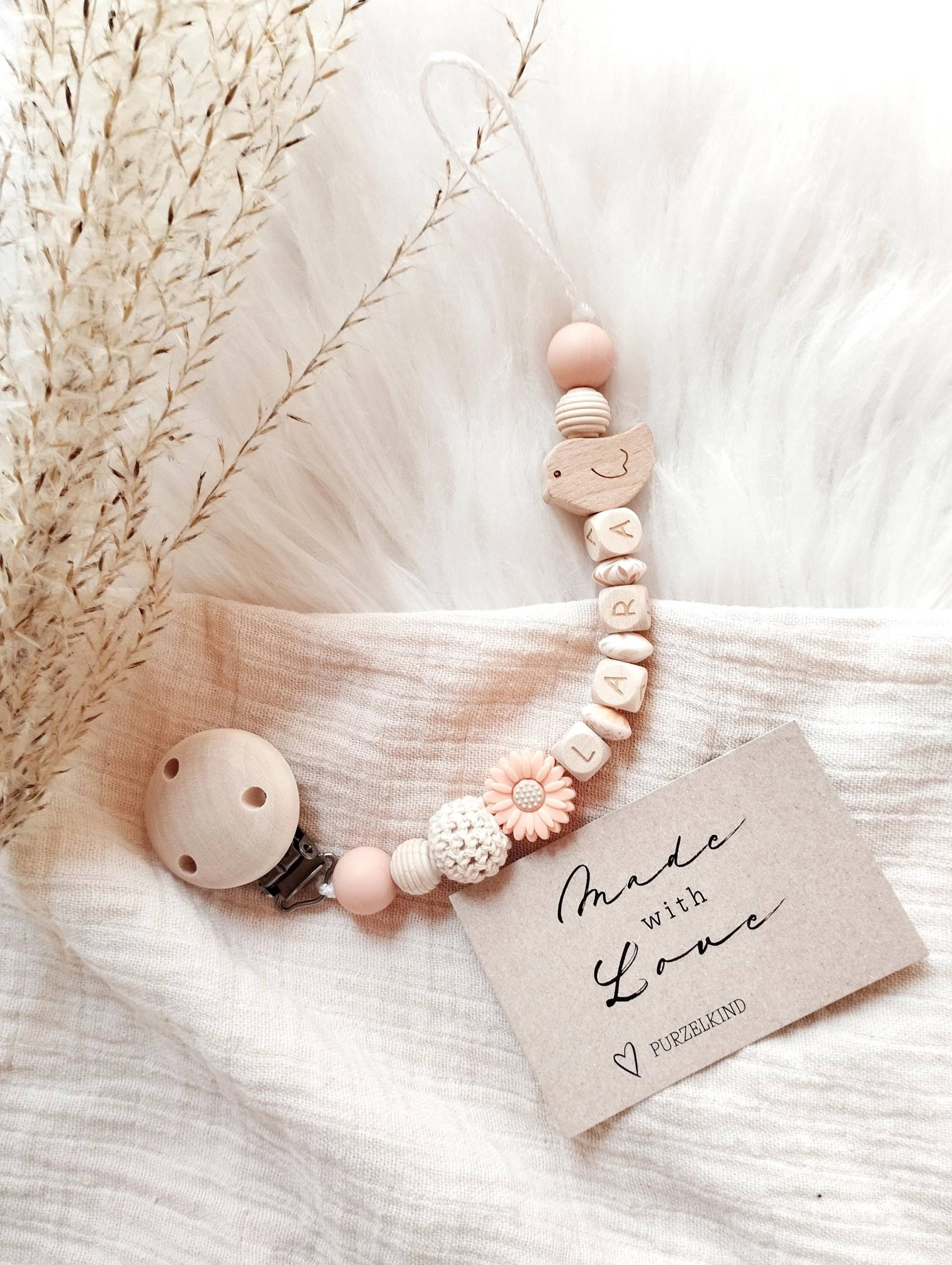 Personalisierte Schnullerkette Für Mädchen Mit Vogel Gänseblümchen Und Blumenperlen in Apricot Beige Geschenk Zur Geburt Taufe Babyparty Personalisierte Schnullerkette Für Mädchen Mit Vogel Gänseblümchen Und Blumenperlen in Apricot Beige Geschenk Zur Geburt Taufe Babyparty von Etsy - PURZELKINDshop