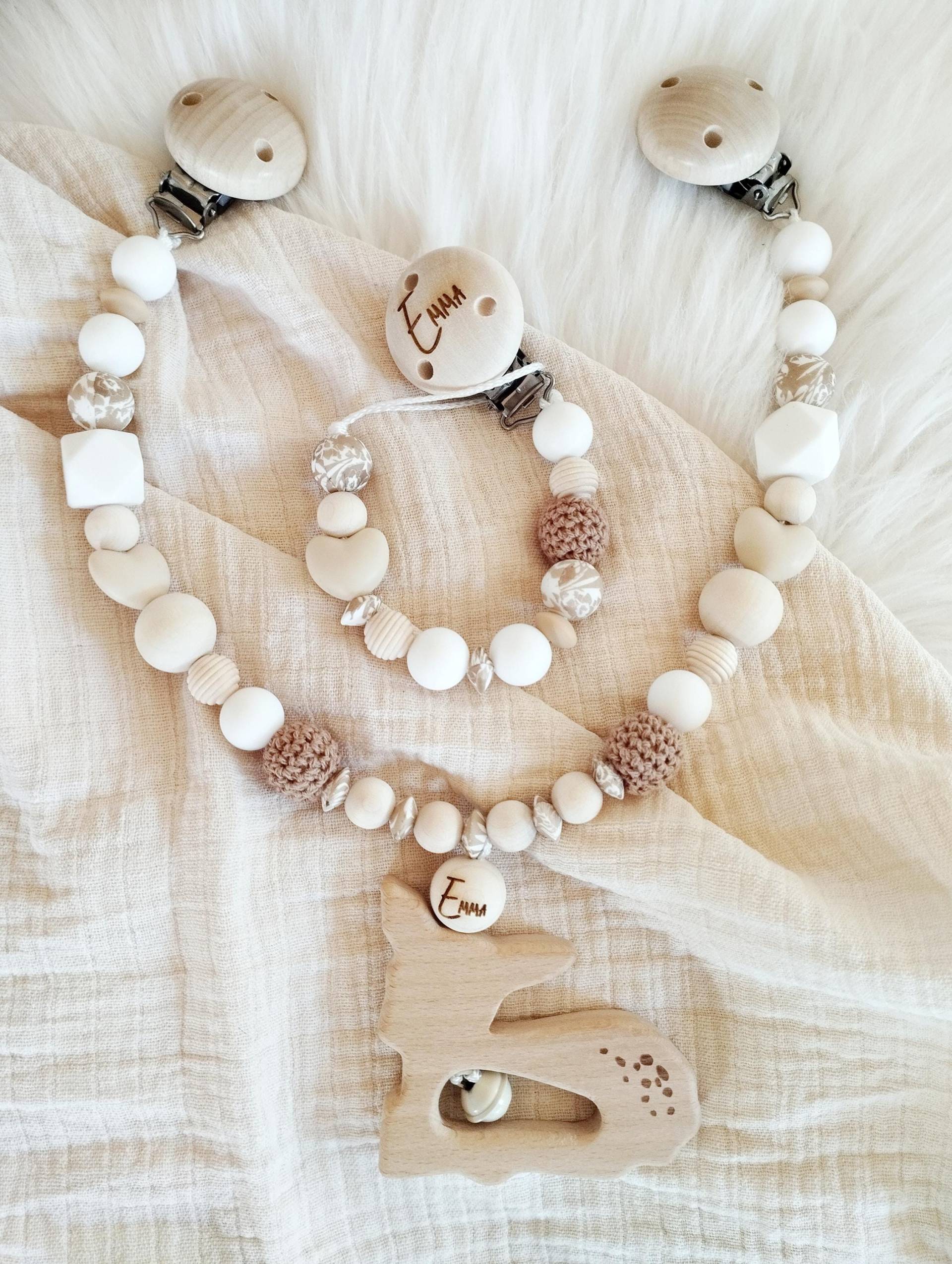 Schnullerkette Kinderwagenkette Set Mädchen Jungen Reh Beige Und Weiß Personalisiert Für Mit Name, Geschenk Geburt Taufe Schnullerkette Kinderwagenkette Set Mädchen Jungen Reh Beige Und Weiß Personalisiert Für Mit Name, Geschenk Geburt Taufe von Etsy - PURZELKINDshop