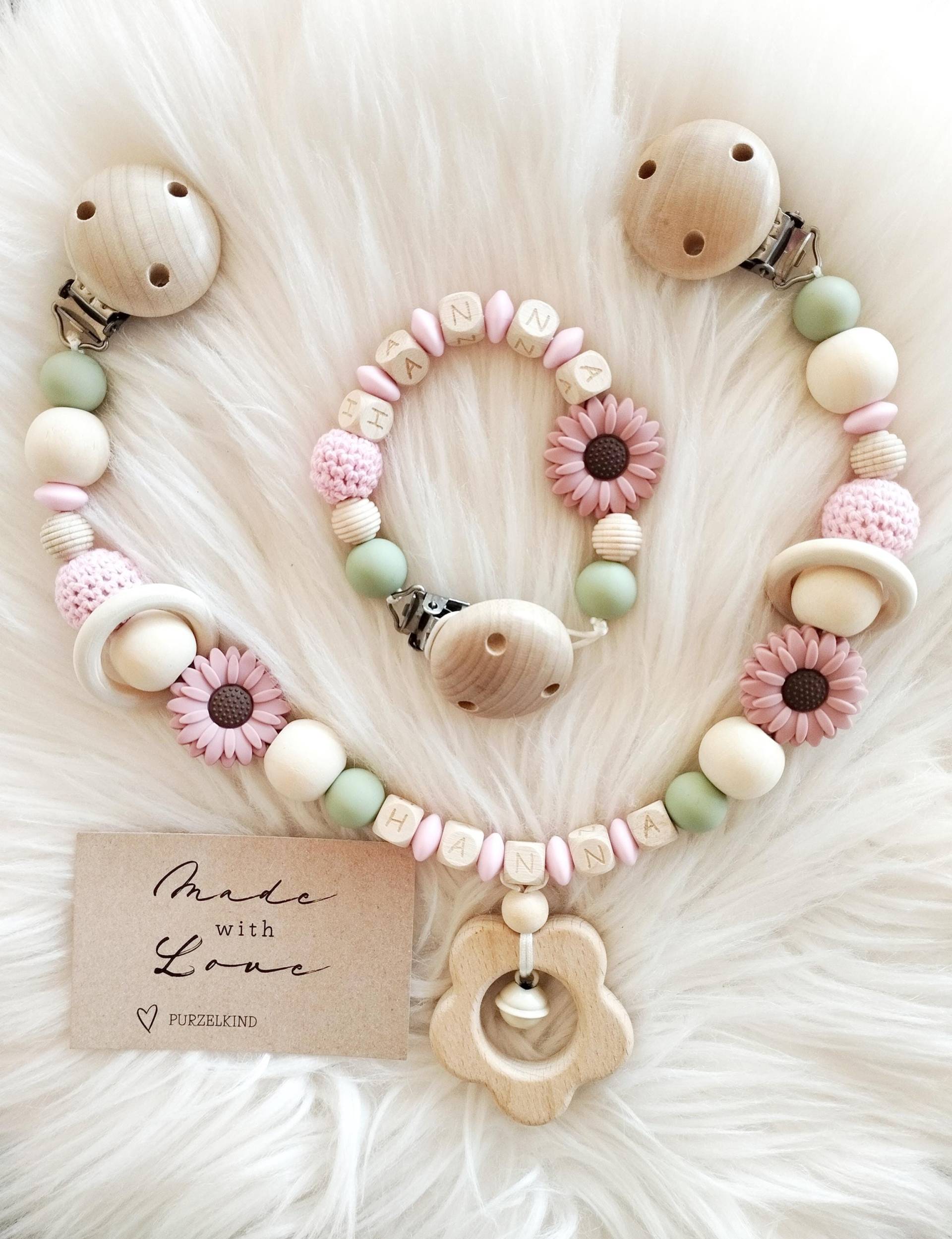Schnullerkette Kinderwagenkette Set Mädchen Mit Blumen Rosa Und Grün Personalisiert Für Name, Geschenk Zur Geburt Taufe Schnullerkette Kinderwagenkette Set Mädchen Mit Blumen Rosa Und Grün Personalisiert Für Name, Geschenk Zur Geburt Taufe von Etsy - PURZELKINDshop