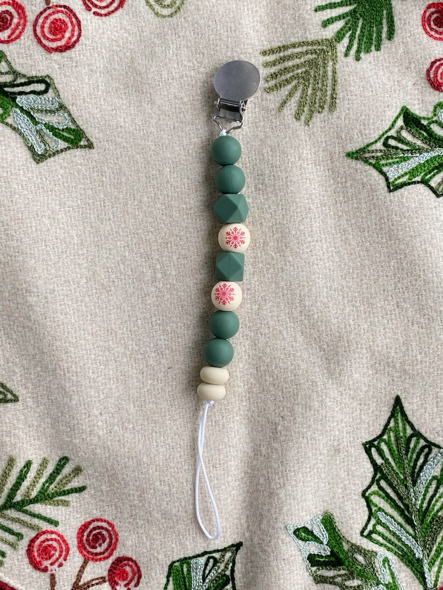 Weihnachten Silikon Schnullerclip|Weihnachts Schnullerclip|Weihnachts-Schneeflocke Schnullerhalter| Schnullerhalter|Silikon Schnullerkette von Etsy - PacificPacifiers