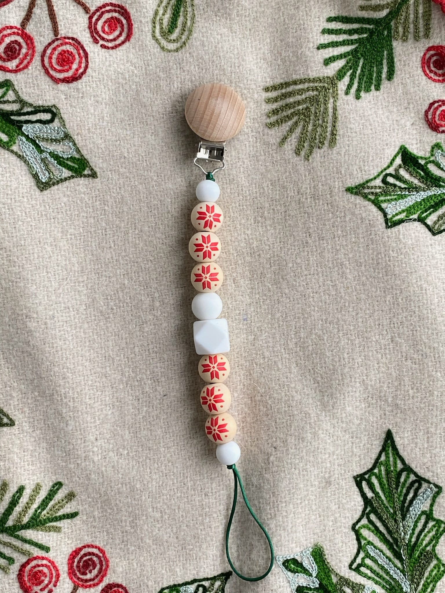 Weihnachten Silikon Schnullerkette|Weihnachts Schnullerkette Schnullerhalter|Silikon von Etsy - PacificPacifiers