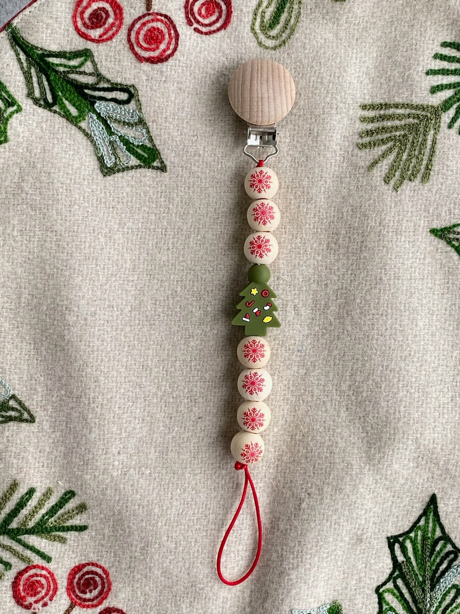 Weihnachtsbaum Silikon Schnuller Clip|Weihnachts Dummy Schneeflocke Halter| Weihnachts Schnullerhalter|Silikon Clip von Etsy - PacificPacifiers