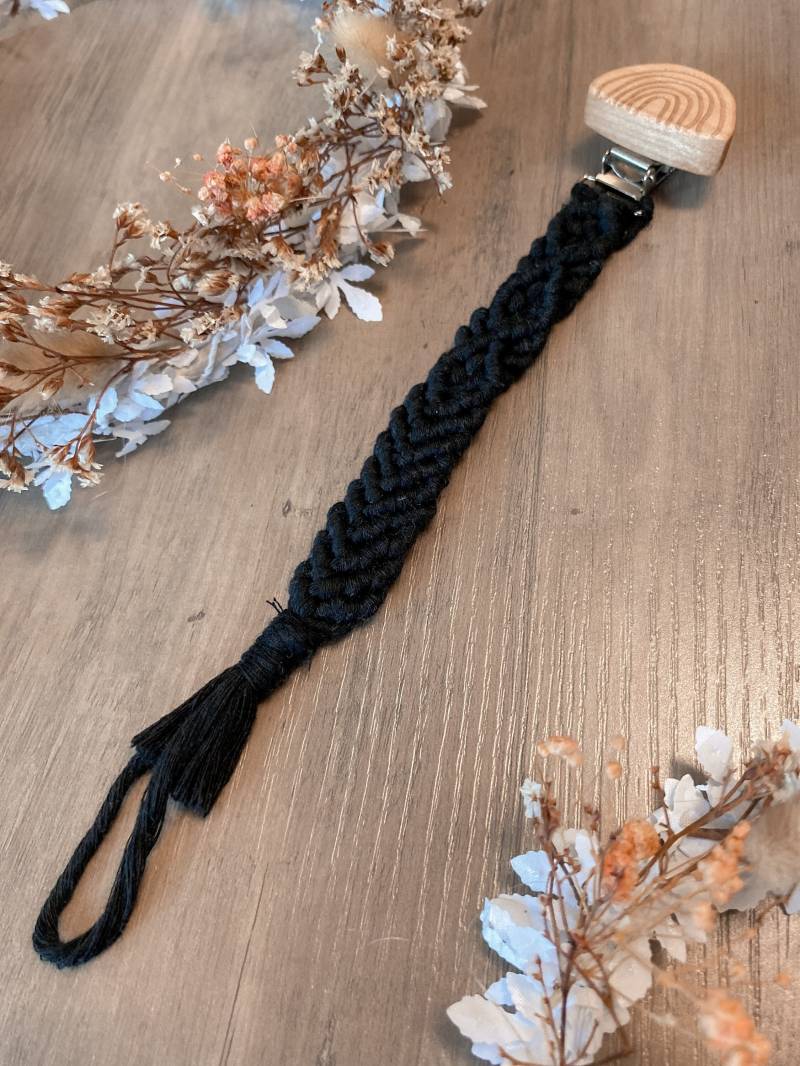 Makramee Schnullerkette „Finnegan" von Etsy - PassionForKnots