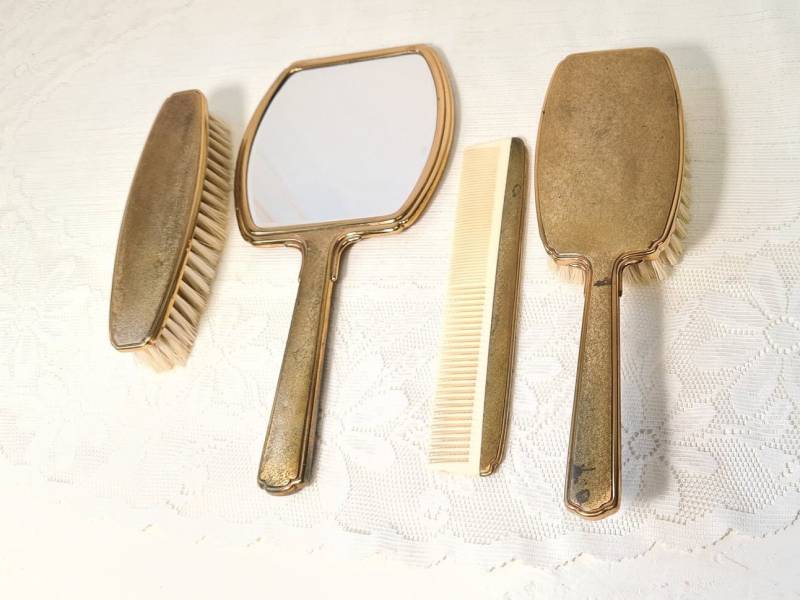 Vintage Frisierset 4Teilig Messing Handspiegel Haarbürste Kamm Kleiderbürste Schminktisch Set von Etsy - PassionaShop