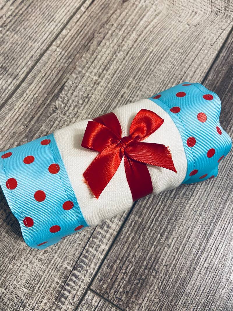 Wickeltuch/ Wickelunterlage My Pretty Burpy Teal & Red Polka Dots, Personalisierung Verfügbar von Etsy - PathfinderGifts