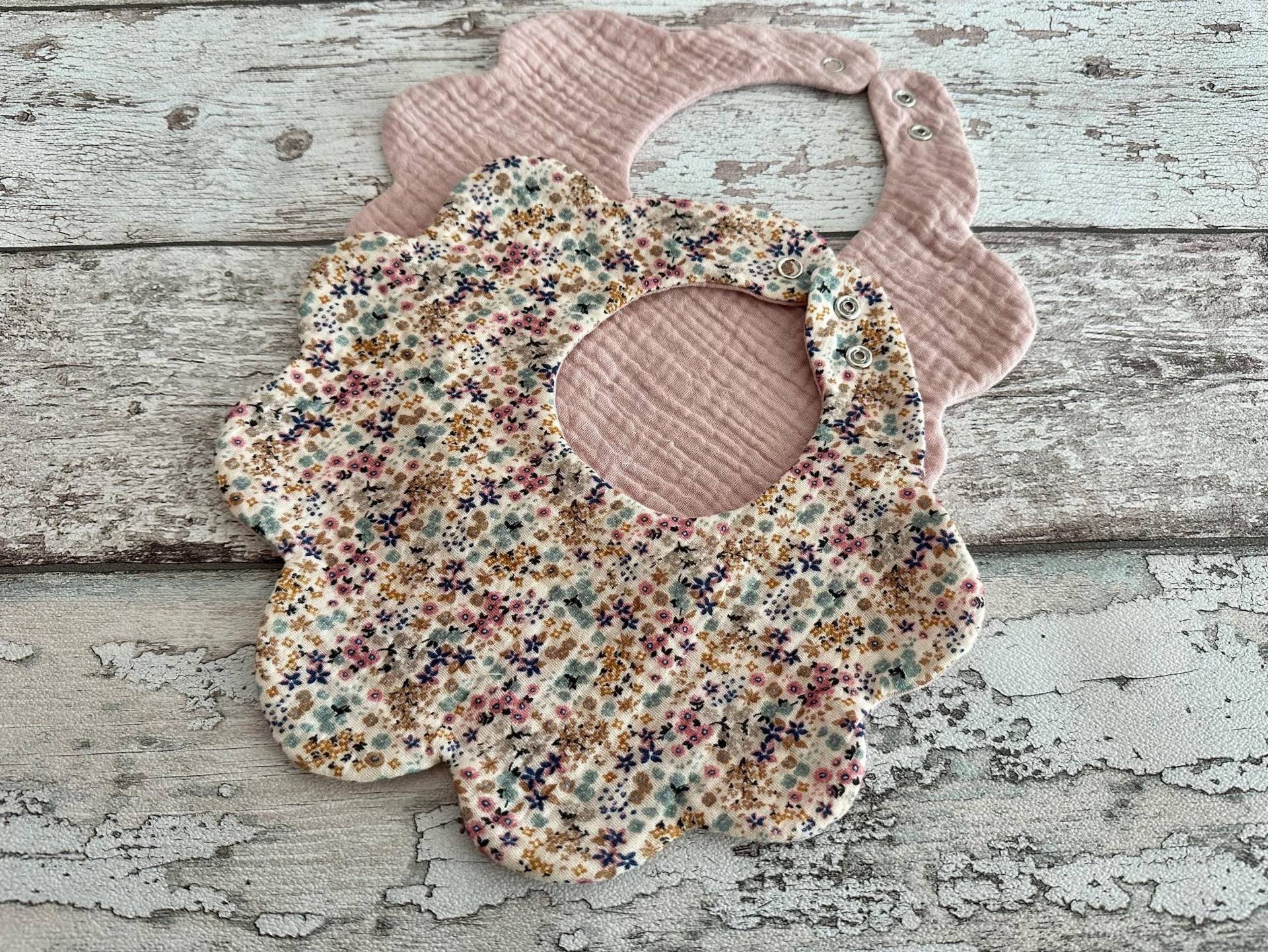Babylätzchen Mit Blumenmuster, 2Er-Set Lätzchen, Babyhalstuch, Lätzchen Für Babys, Babypartygeschenk Babylätzchen Mit Blumenmuster, 2Er-Set Lätzchen, Babyhalstuch, Lätzchen Für Babys, Babypartygeschenk von Etsy - PetitBabu