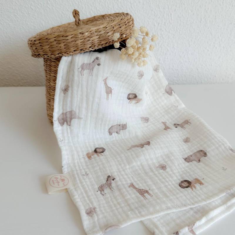 Spucktuch Aus Musselin | Mulltuch Einlagig Handmade Babygeschenk Safari Tiere Geschenk Zur Geburt von Etsy - Pfingstrosenatelier