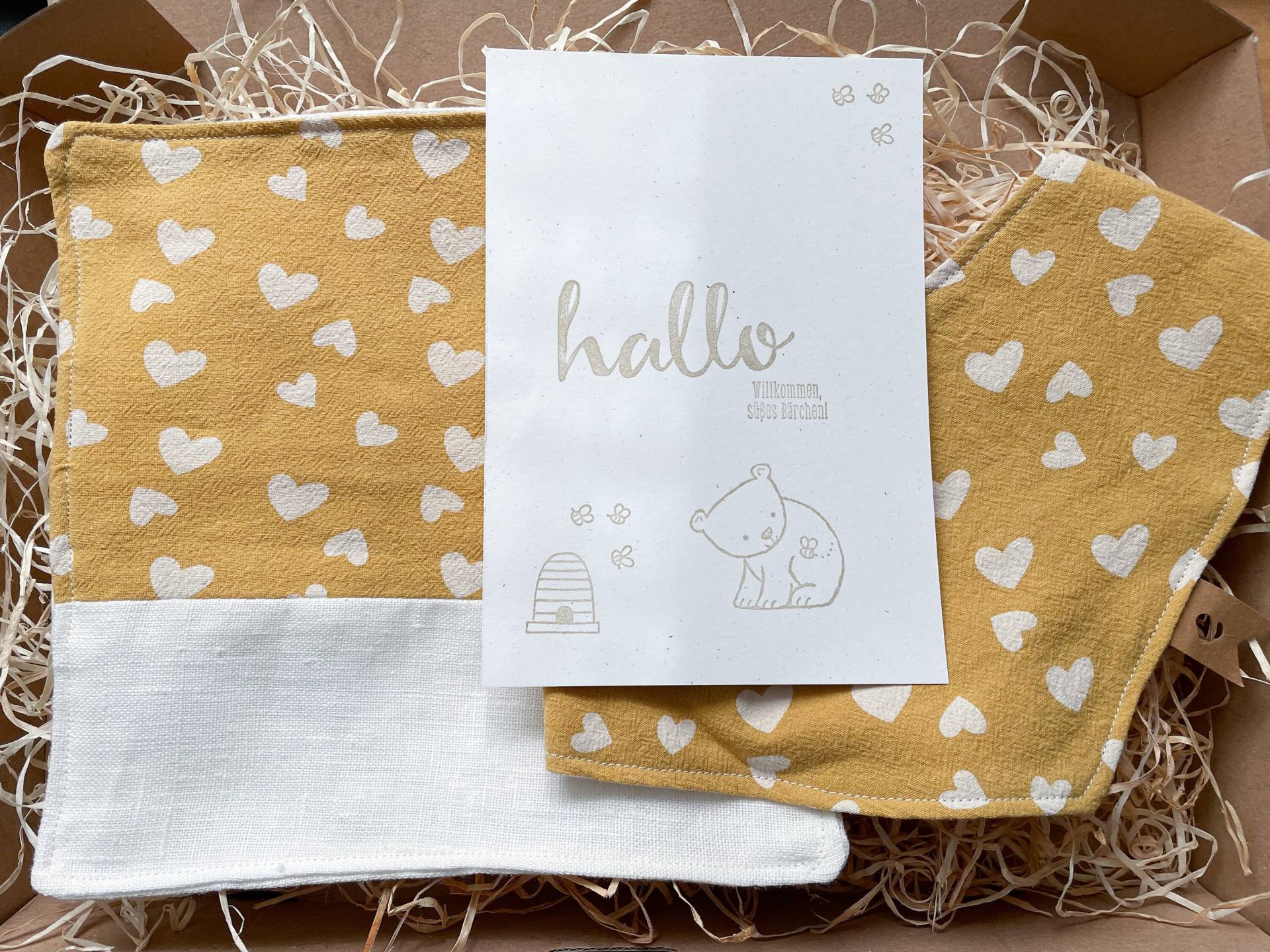 Geschenkset Geburt | Baby-Set Lätzchen Wärmekissen Geschenk Box Baby von Etsy - Piahontasdesign