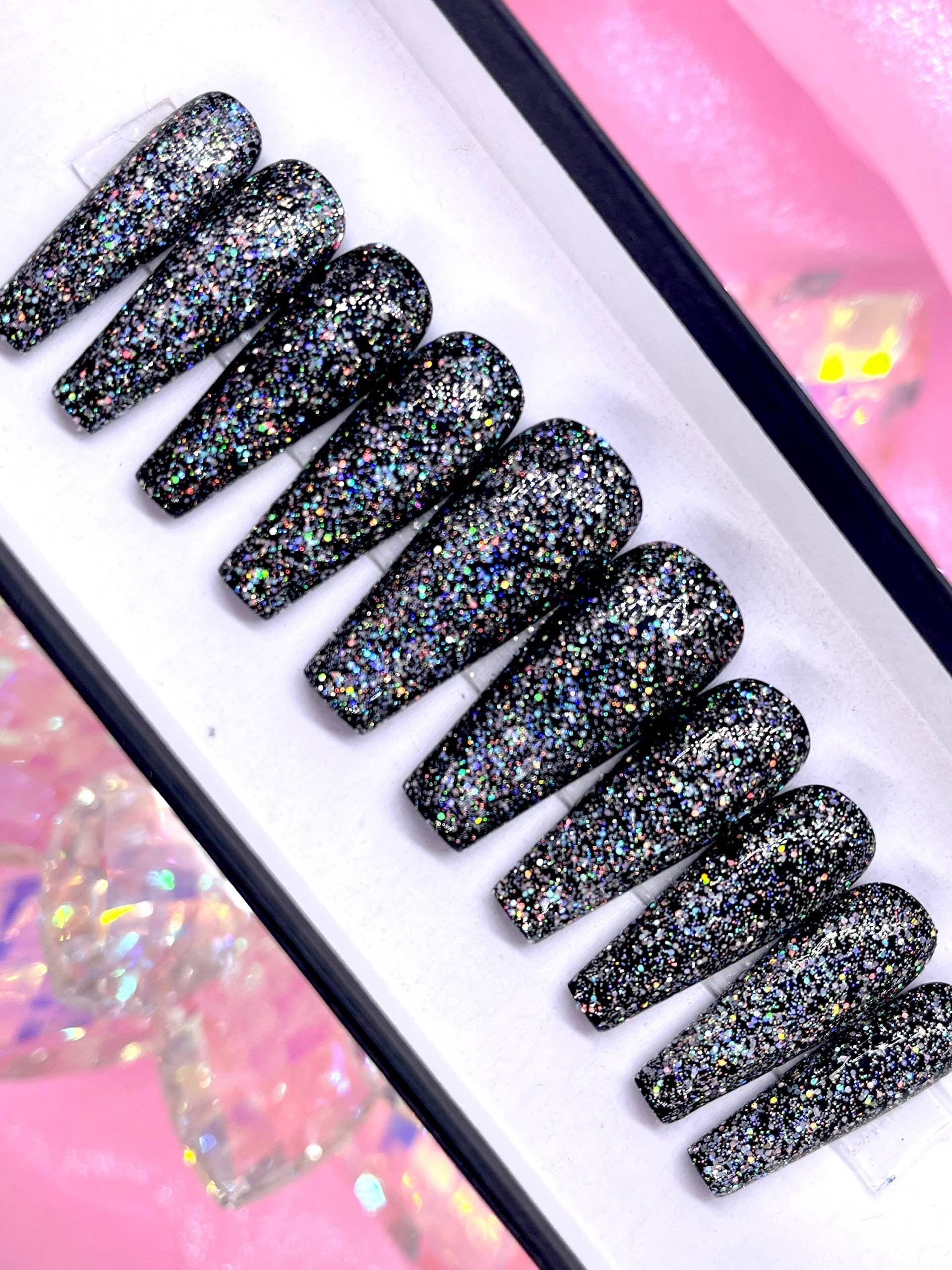 Galaxy | Schwarze Press On Nails Infinity Glitzer Ons von Etsy - PinkiePromisesCo