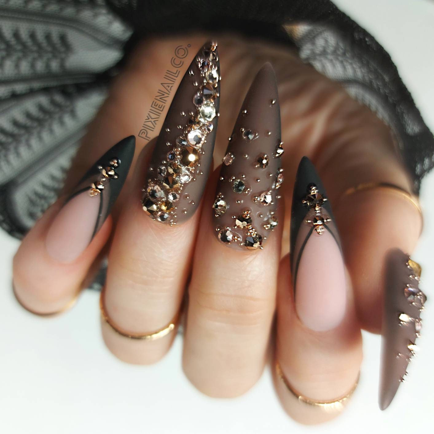 Schwarz Und Gold Glam Hard Gel Sculpted Professional Press On Nails von Etsy - PixieNailCo