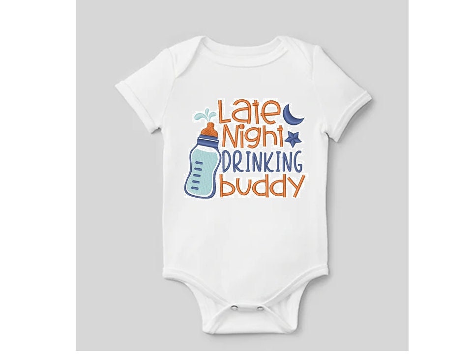 Personalisierter Strampelanzug Oder Spucktuch - Late Night Trinkbuddy Personalisierter Strampelanzug Oder Spucktuch - Late Night Trinkbuddy von Etsy - PreciousMemoriesTru