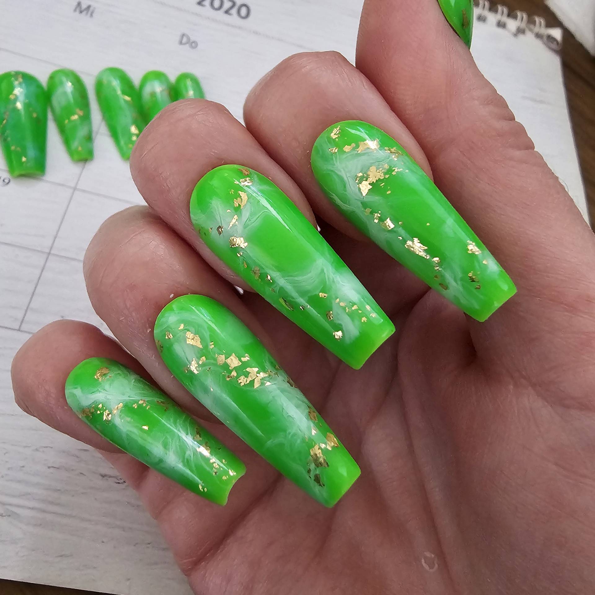 Neon Green Marble Nails With Gold Foil, Glossy Nails, Trendy Press On von Etsy - PressOnNailsRossi