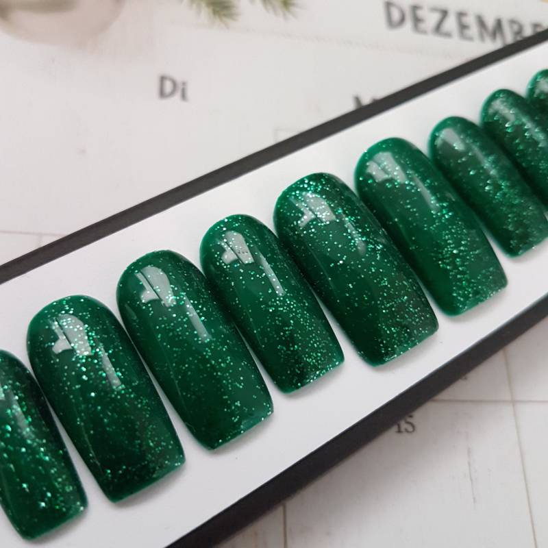 Ready To Ship Regular Square Press On Nails, Shining Green Nails, Christmas Nails, Brilliant Nails, Glittering Nails, Medium von Etsy - PressOnNailsRossi