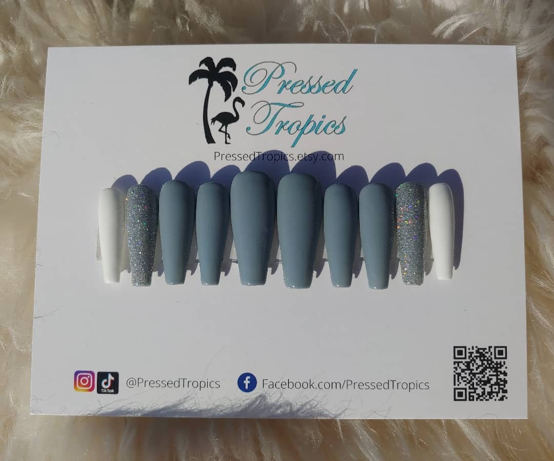 Winternägel | Größe Groß Gel Press On Nails Fake Versandfertig von Etsy - PressedTropics