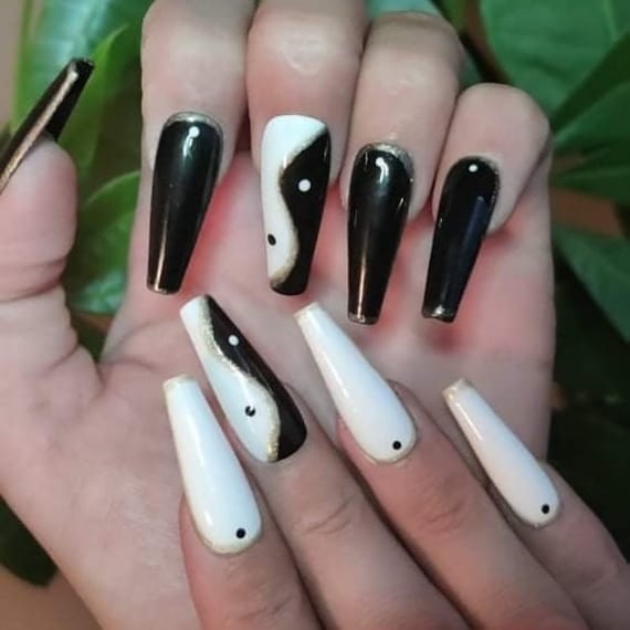 Yin Yang Nägel | Größe Groß Fake Nails Druck Auf Gelpolitur Versandfertig von Etsy - PressedTropics