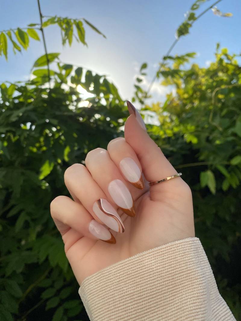 Mandel/Ovale Form Zum Aufbügeln - Schokobraune Swirl Nailart Mit French Tip von Etsy - Pressedbyaimee