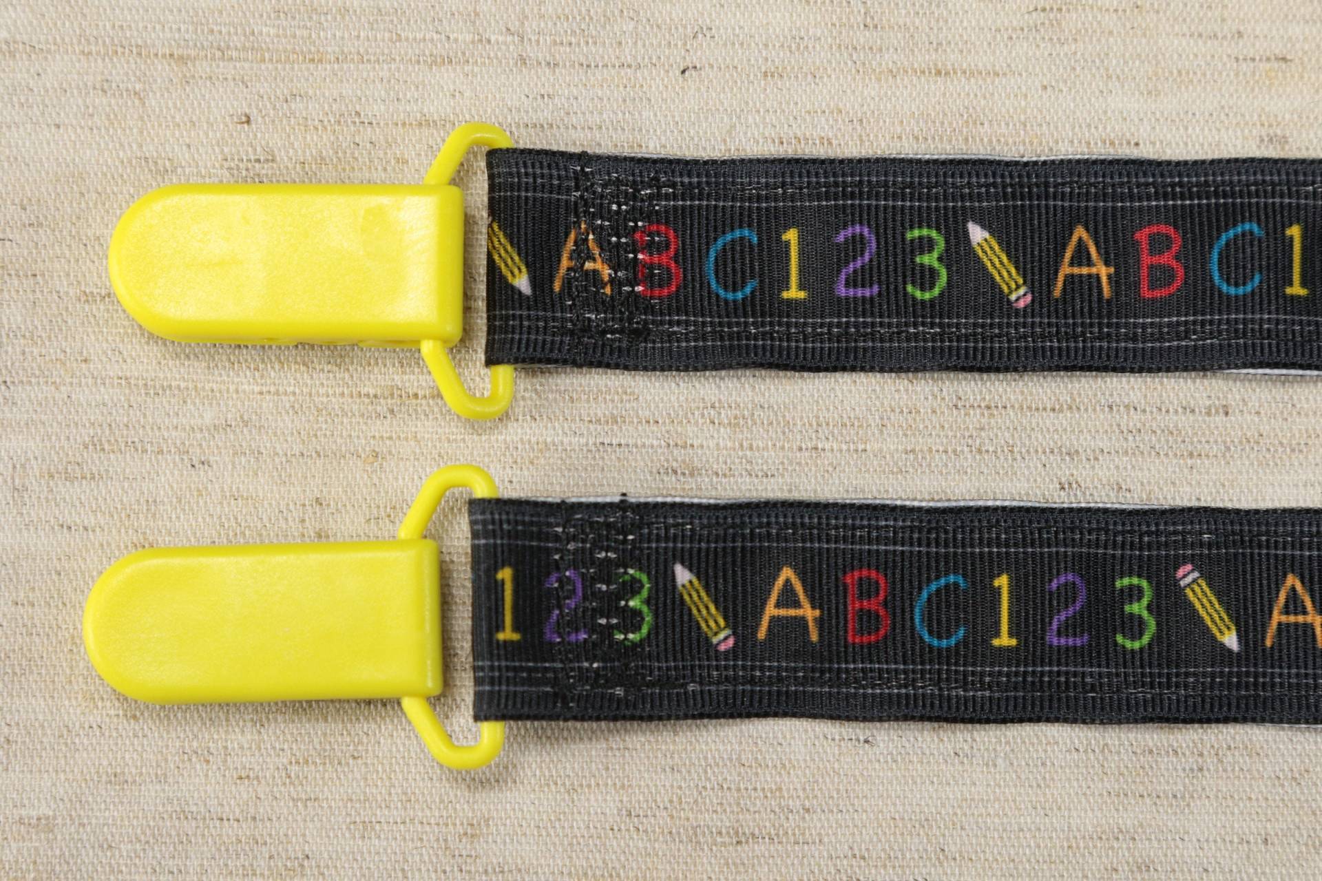 Schnullerkette Abc 123 - Back To School Lehrerin | Schnullerband Schnullerkette Schnullerkette Abc 123 - Back To School Lehrerin | Schnullerband Schnullerkette von Etsy - PrettyBittyBabyGoods