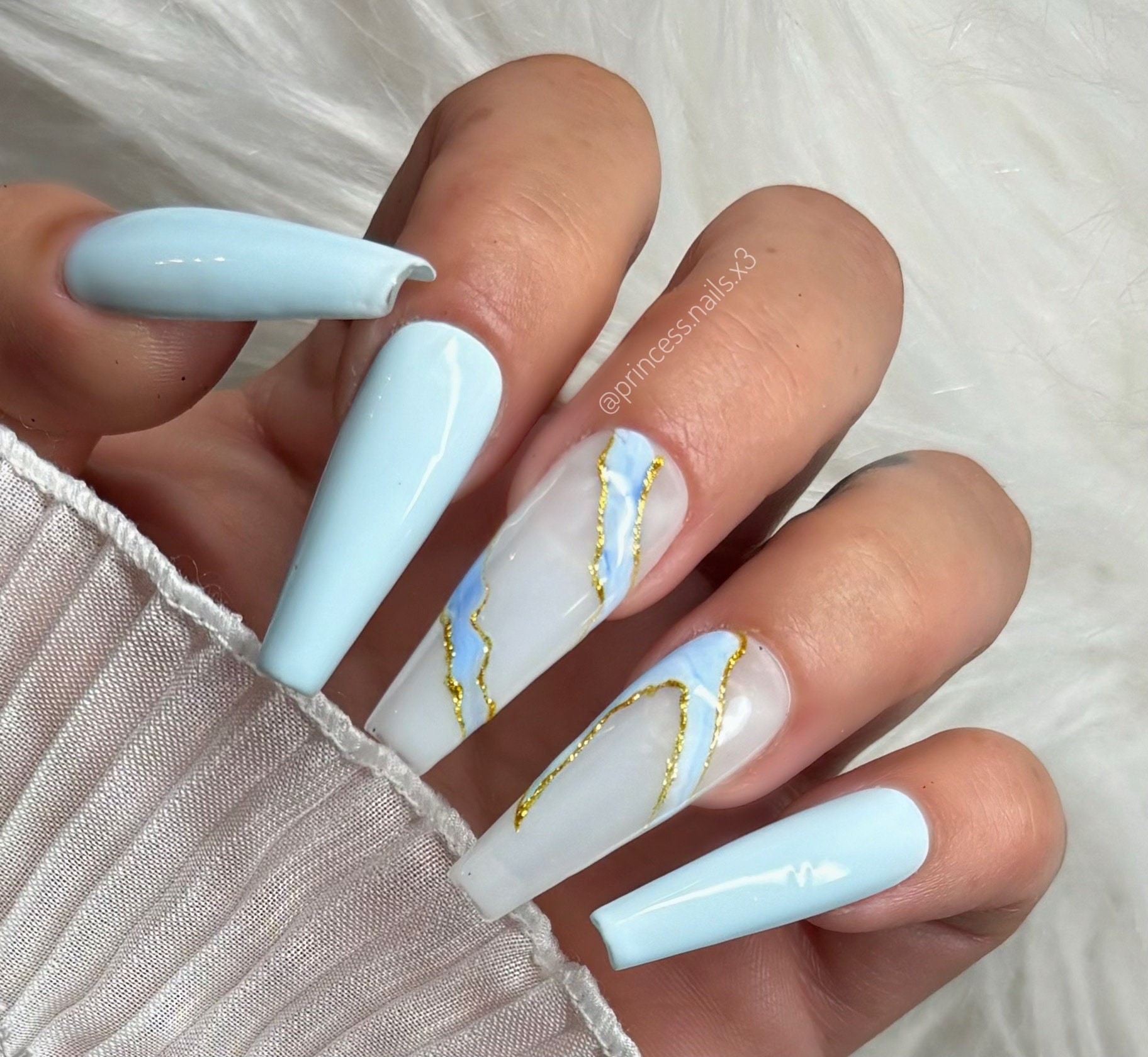 Press On Nails Babyblau Marble Gold Marmor Blau Milky Weiß von Etsy - PrincessNails01