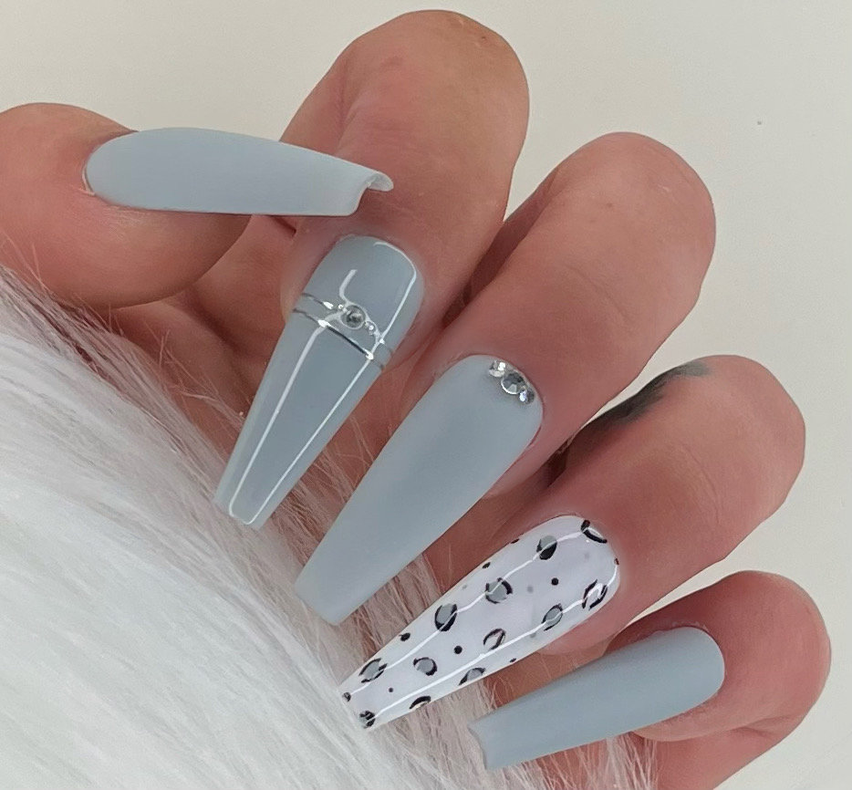 Press On Nails Grau Leo Matt&glossy Steinchen Weiß Animal Design von Etsy - PrincessNails01