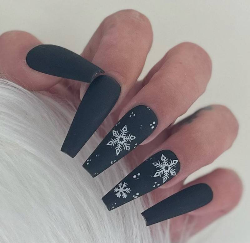 Press On Nails Winter Schwarz Schneeflocken Matt Christmas von Etsy - PrincessNails01