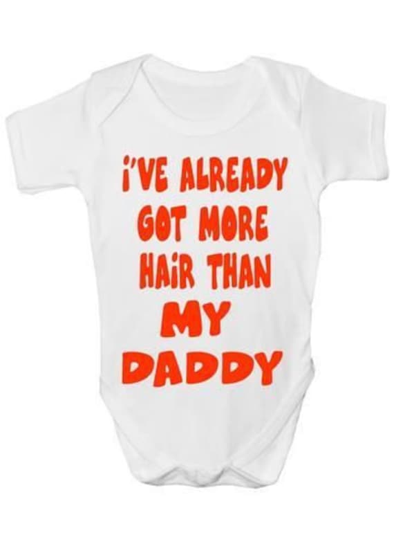 Schon Mehr Haare Als Daddy Baby Body Weste Kleidung Lustiges Geschenk Schon Mehr Haare Als Daddy Baby Body Weste Kleidung Lustiges Geschenk von Etsy - Print4ustore