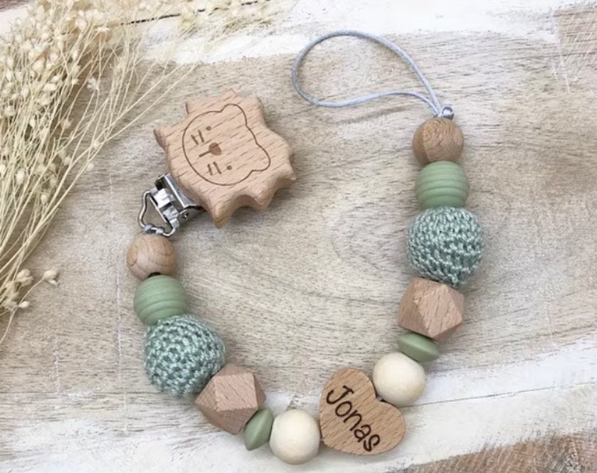 Schnullerkette Mit Namen Personalisiert Graviert Geschenk Taufe/Geburt Verschiedene Schriftarten Clips Babygeschenk Taufgeschenk von Etsy - PureDesignBabyHerz