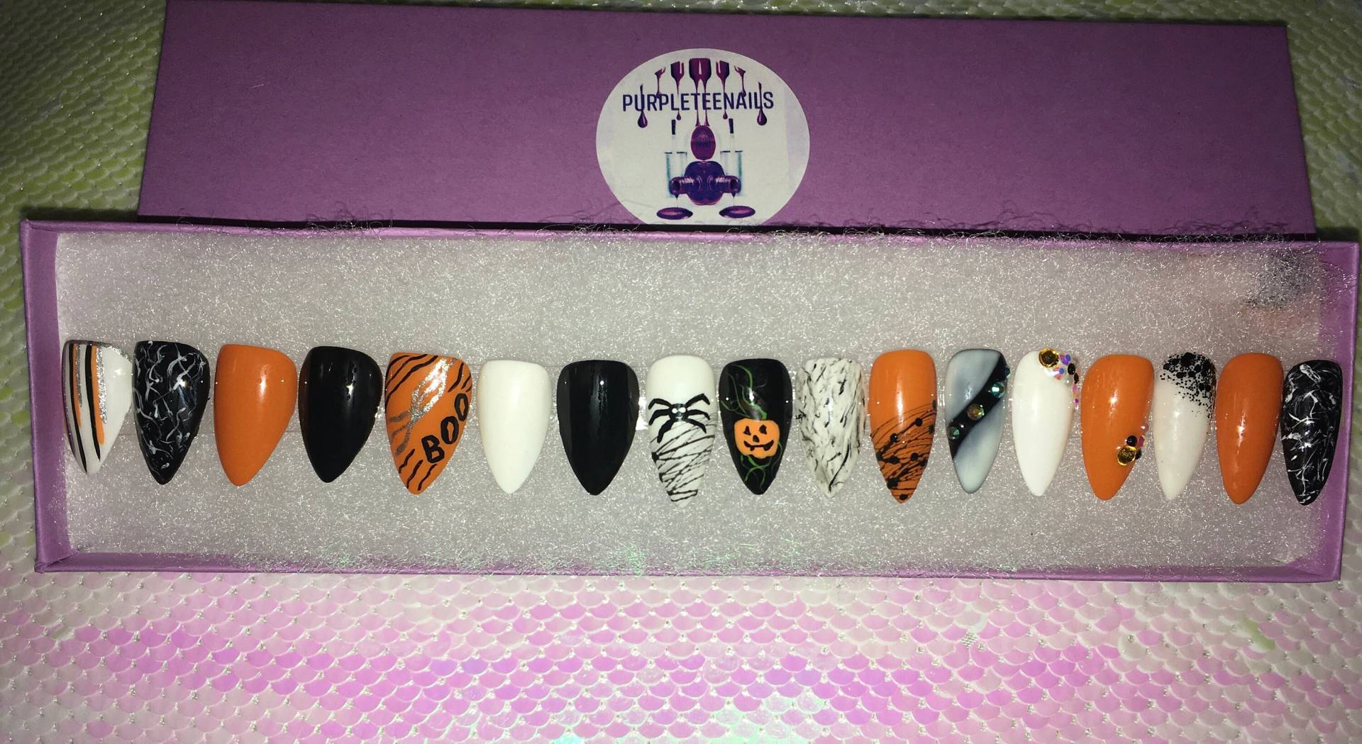 Halloween Traditionelles Design Press-On Set von Etsy - PurpleTeeNails