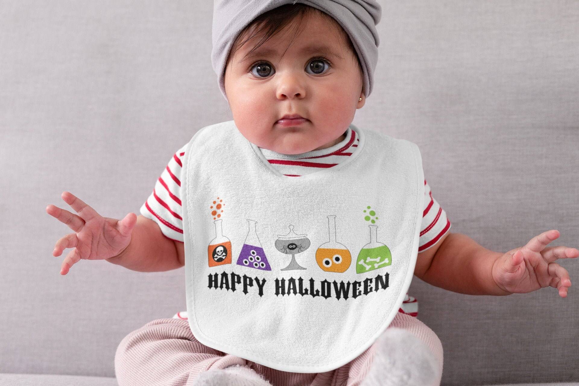 Happy Halloween Dribble Bib, Halloween, Baby Shower, New Mom Geschenk von Etsy - QueenOfHalloweenShop