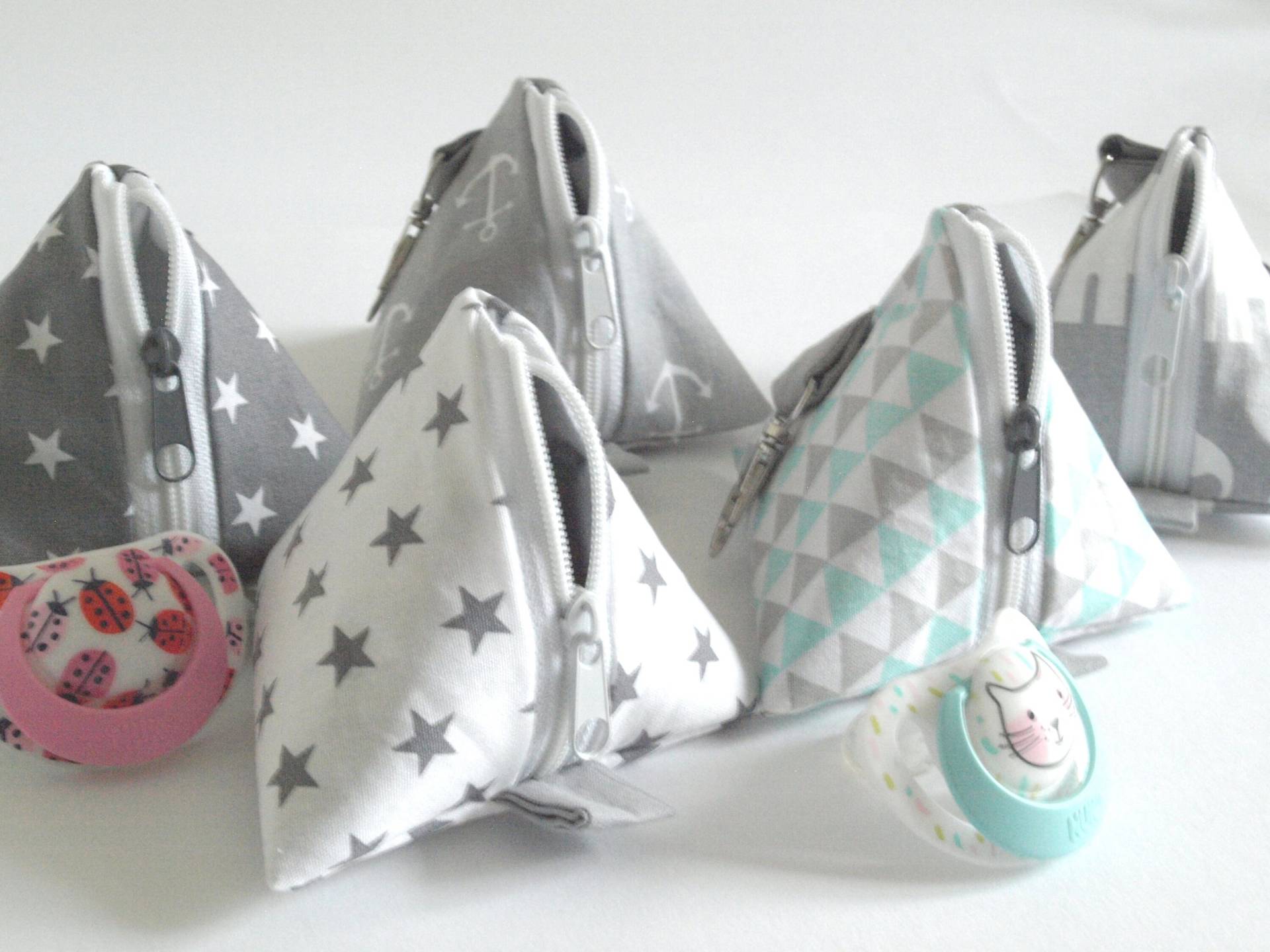 Schnullertasche, Pyramidentasche Mit Karabiner, Auswahl Schnullertasche, Pyramidentasche Mit Karabiner, Auswahl von Etsy - QuiltCottageLove