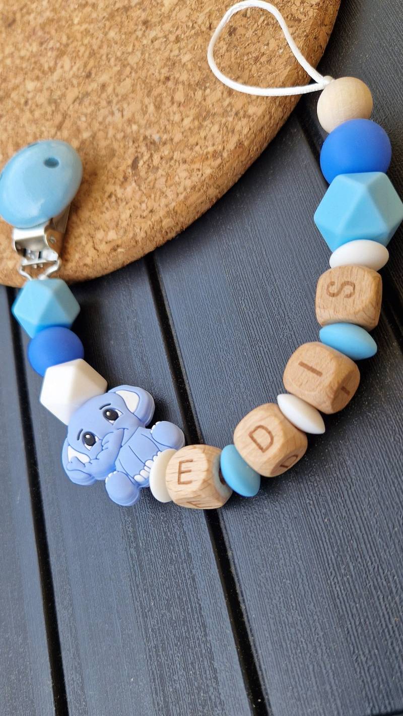 Personalisierte Schnullerkette Mit Elefant Motiv in Farbe Blau Tolles Geschenk Zur Geburt, Taufe, Babyshower Oder Baby Besuch, Perlen Bpa Frei von Etsy - RGdesignn