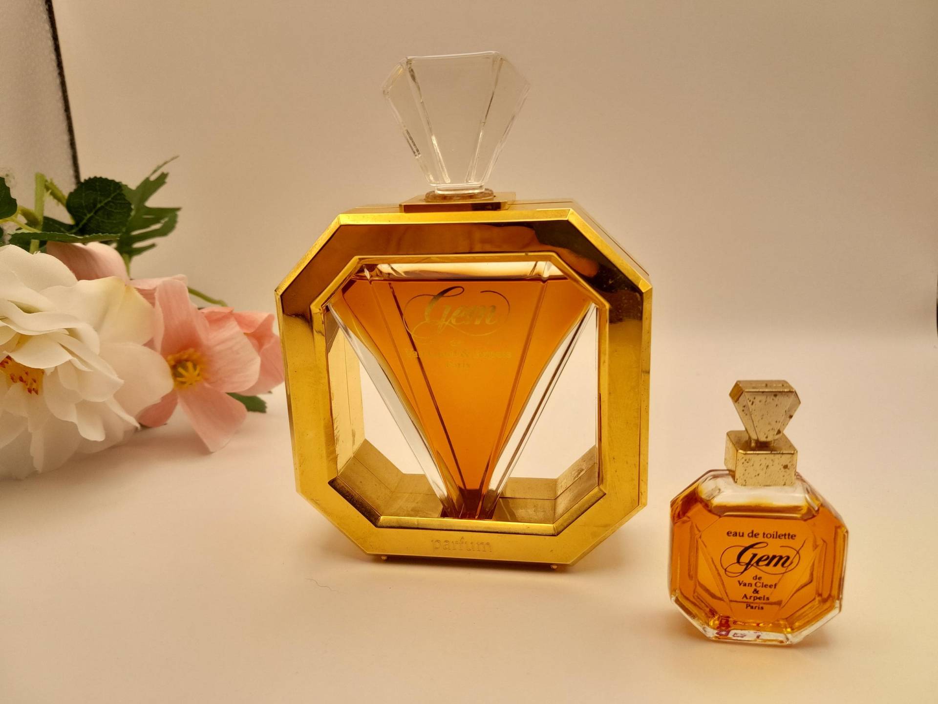 Van Cleef & Arpels Gem | 1987 - 30 Ml Extrait De Parfum Splash Vintage 1980Er Jahre Damenparfüm Kostenlose Miniatur Van Cleef & Arpels Gem | 1987 - 30 Ml Extrait De Parfum Splash Vintage 1980Er Jahre Damenparfüm Kostenlose Miniatur von Etsy - ReginasPerfume