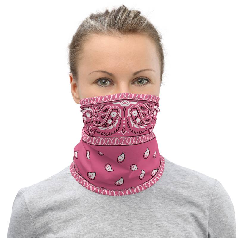 Rosa Paisley Schlauchschal Gesichtsbedeckung - Bandana Style Maske von Etsy - RenegadeStitchCo